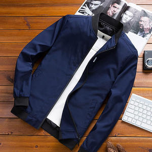 เสื้อแจ็กเก็ตบอมเบอร์สำหรับผู้ชายพิมพ์ลายโลโก้แบบกำหนดเองดีไซน์ใหม่พร้อมซิปปิดฤดูหนาวผ้าแคนวาสสีขาวย้อมสีแขนยาว - Product Image 5