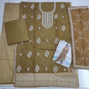 Diseño Moderno, Nuevo, Traje Salwar de Organza de Seda con Bordado de Hilos Múltiples y Lentejuelas, Proveedor Mundial - Product Image 4