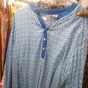 Túnica estampada azul, Top de manga larga con cuello en V y tapeta de botones, blusa informal holgada de verano, moda diaria Vintage 2025 - Product Image 1