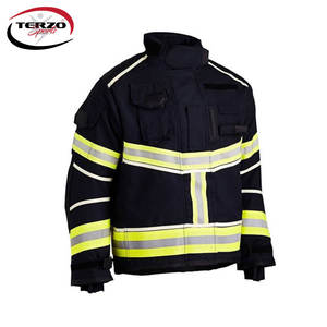 ชุดต่อสู้ดีไซน์ใหม่สำหรับผู้ชาย ไซส์พลัส แห้งเร็ว สวมใส่สบาย บริการ OEM รับผลิตตามแบบ - Product Image 3