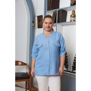 Chemise bleu ciel grande taille avec poche à rabat et détail pierre - Product Image 1