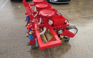 Planteuse de maïs à 4 rangs complète avec fertiliseurs, haute productivité, garantie 1 an - Product Image 3