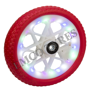 Vélos pour enfants avec lumières LED durables et visibilité de sécurité améliorée Roues en EVA à roulement lisse et conception de pneus en PU longue durée - Product Image 6