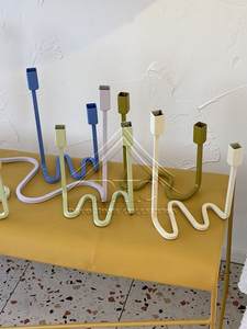 Portavelas de hierro forjado de inspiración antigua de primera calidad, diseño decorativo clásico para el hogar, boda o decoración de mesa de Navidad - Product Image 2