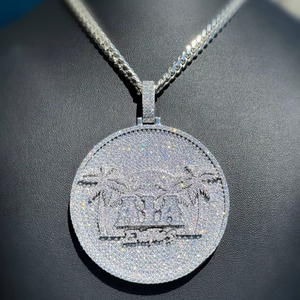 Pendentif Croix Personnalisé en Argent 925 Style Hip Hop, Design Tendance Streetwear Sertie de Diamants Moissanite, Breloques Personnalisées - Product Image 1