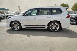 รถยนต์ SUV สำหรับครอบครัว ปี 2023 รุ่น Super Sport สีดำ ขับเคลื่อนสี่ล้อ เบาะหนังสุดหรู MBS Autobiography พวงมาลัยซ้าย หลังคาพาโนรามา เครื่องยนต์ 4.5 ลิตร เกียร์อัตโนมัติ - Product Image 4