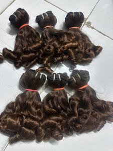 Extensions et mèches de cheveux bouclés rebondissants de qualité supérieure, épais et volumineux de la racine aux pointes, avec double trame machine. - Product Image 4