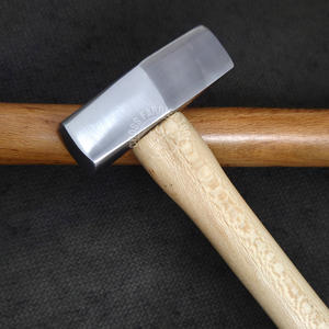 Marteau de maréchal-ferrant de vente chaude marteau de foulage robuste manche en bois acier au carbone pour le rainurage et la mise en forme des ongles - Product Image 3
