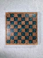BOÎTE D'ÉCHECS EN BOIS ET RÉSINE PERSONNALISÉE DE QUALITE HOMME Ensemble de jeu d'échecs en résine de luxe Pièce d'échecs rouge noir par Tayyab Handicraft