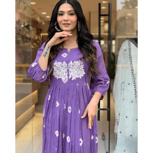 Ensemble Kurta et pantalon en coton brodé violet Anarkali pour femme - Product Image 4