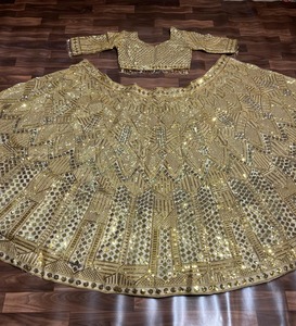 Lehenga choli ชุดปาร์ตี้เจ้าสาวสุดพิเศษสำหรับผู้หญิงตาข่ายสีทองมีความต้องการสูง - Product Image 4