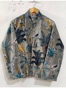 Chaqueta de Tela de Seda Gruesa de Diseño, Bordado con Trabajo de Costura a Mano Fino, Acabado Elegante, Prenda de Primera Calidad para Ocasiones Especiales - Product Image 1