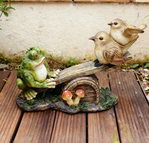Figurines de grenouille et d'oiseaux de jardin en gros, jouant sur une bascule avec lumière solaire, décoration de pelouse pour l'extérieur, cadeau pour la cour - Product Image 1