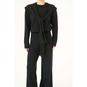 Suéter Negro con Lazos Delanteros - Product Image 1