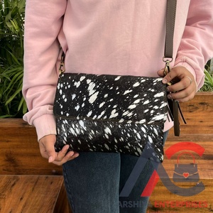 Nouveau élégant Designer femmes sac à bandoulière à la main métallique fourrure cuir gland personnalisable bonbons vente chaude mode Nylon - Product Image 1