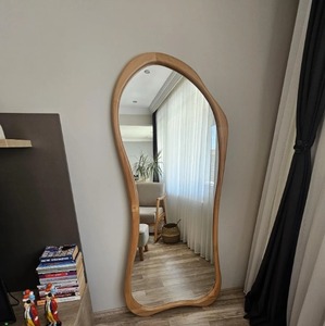 Miroir rond en verre Art Déco KALATRI, éco-responsable, fait main, léger, décoration de luxe pour la maison, accent mural compact - Product Image 4