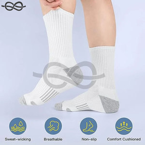 Calcetines deportivos de compresión grandes en blanco y negro para hombre, cojín transpirable para baloncesto y correr, logotipo tejido en la parte inferior - Product Image 5