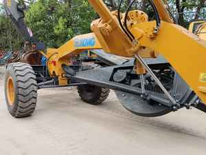 Nueva Motoniveladora XCM_G GR2153 con Motor CAT de Alta Eficiencia, Diámetro de Trabajo de 29.4m, Cilindros Hidráulicos TOSHIBA, Válvula de Bomba Kawasaki, 5 Años de Garantía - Product Image 3