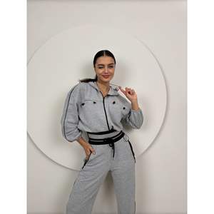 Conjunto Deportivo de Punto Transpirable 1038 con Cinturón y Detalle de Ribete - Product Image 2