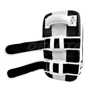 Almohadillas de MMA y Muay Thai Ajustables Hechas a Medida, Producto Popular, Almohadillas de MMA y Muay Thai Hechas en Pakistán - Product Image 2