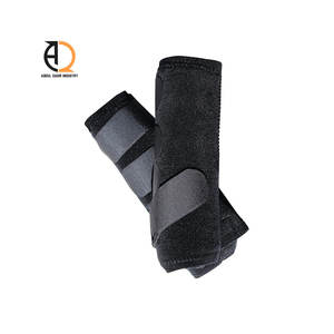 Bottes de protection pour chevaux, bottes de brossage, protection des jambes des chevaux, bottes d'entraînement équestre, fers à cheval, fabrication équestre professionnelle - Product Image 3