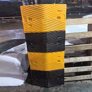 ईको ने पार्किंग के लिए चिंतनशील स्ट्रिप्स के साथ भारी-शुल्क रबर स्पीड बंप-22000 एलबीएस लोड क्षमता 25-45mph डामर - Product Image 5