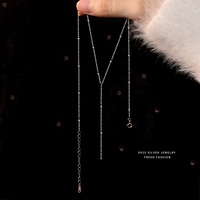 Collier unisexe élégant tendance en argent sterling 925 plaqué or 18 carats avec pendentif en forme de Y et pompon