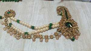 Ornement élégant de turban Kalgi en perles pour le marié Coiffe traditionnelle artisanale avec détails complexes et perles classiques - Product Image 2