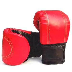 Cómodos guantes de boxeo rojos y negros para hombre, guantes de entrenamiento de cuero PU para adultos para artes marciales - Product Image 3