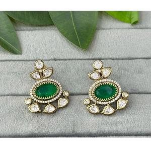 Elegantes pendientes de polki de latón con acabado antiguo para mujer hechos a mano Moissanite chapado en oro para bodas y fiestas - Product Image 1