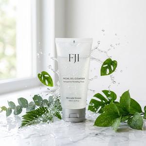 Gel Nettoyant Visage OEM Premium et Savon Liquide pour les Mains pour un Nettoyage Doux de la Peau - Product Image 1