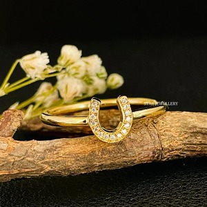 Bague de cheval en or massif 14 carats avec diamant naturel. - Product Image 4