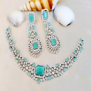 Ensemble de collier CZ coupe étoile de qualité supérieure pour les femmes AD bijoux collier d'usure minimale de luxe avec boucles d'oreilles ensemble de vêtements de fête - Product Image 1