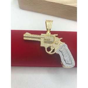 Colgante de pistola con diamantes incrustados, Colección de dijes de lujo - Product Image 2