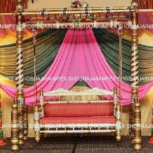 Balançoire traditionnelle pour décorations de mariage et de sangeet Décoration suspendue intérieure et extérieure élégante pour événements festifs - Product Image 1