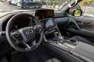 Lexus LX 600 2023 Usado, Volante a la Izquierda, 100% en Perfecto Estado, Sin Accidentes - Product Image 3