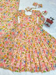 Vestido Anarkali de Alta Calidad con Estampado Digital de Georgette Sintética de Diseño Moderno para Bodas y Trabajo de FabZone - Product Image 2