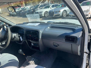 รถบรรทุกนิสสัน SE ปี 1997 พวงมาลัยซ้าย มือสองสภาพดี - Product Image 2