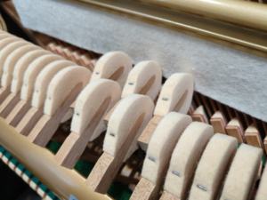 Piano acoustique droit d'occasion KAWAI KS2F de qualité professionnelle japonaise avec mécanisme de style mécanique, pour l'exportation en gros, prêt à être expédié - Product Image 5