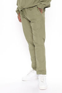 ชุดวอร์มกันลมแบบมีฮู้ดสำหรับผู้ชาย ลายบล็อกสี พร้อมกางเกง  รับสกรีนโลโก้ ชุดกีฬากลางแจ้ง ระบายอากาศได้ดี น้ำหนักเบา - Product Image 5