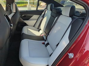 BMW M5 2025 Usado en Buen Estado, Motor V8 4.4L Twin Turbo Gasolina/Eléctrico, Tracción en las Cuatro Ruedas - Product Image 6