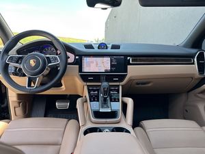 USADO LHD/RHD 2020 P O R S C H E CAYENNE S AWD - Product Image 2