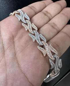 Pulsera de diamantes de moissanita plateada de dos tonos, estilo de tenis helado, pieza de declaración elegante para él o ella, joyería de regalo de San Valentín - Product Image 5