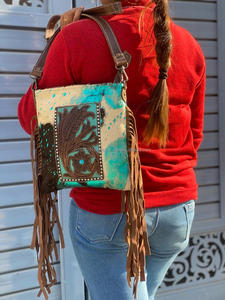 Nuevo bolso hecho a mano con flecos de piel de vaca auténtica, bolso de mano de cuero tallado, bolso elegante para el pelo, bolso de cuero para mujer - Product Image 4