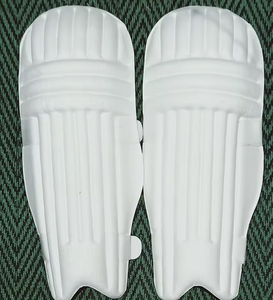 Coussinets de frappe légers et durables de haute qualité Équipement de protection de cricket professionnel et d'entraînement - Product Image 4