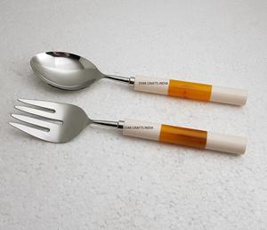 Vente en gros d'Argenterie à manche épais en résine Cuillères de service en acier inoxydable pour le mélange et la cuisson de la salade à plat Prix d'usine - Product Image 4