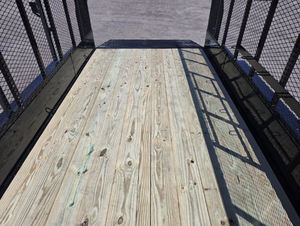 รถพ่วงบรรทุกสินค้าแบบ Landscape Trailer รุ่น Tuff Dawg 7x16 พร้อมขอบสูง 5 ฟุต และประตูตาข่าย รับน้ำหนักได้สูงสุด 1001-2000 กก. - Product Image 5