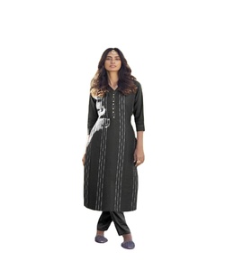 Costume de pelouse islamique pakistanais pour femmes musulmanes avec long imprimé Kameez et Dupatta dans le style modeste de fête de l'Aïd - Product Image 1