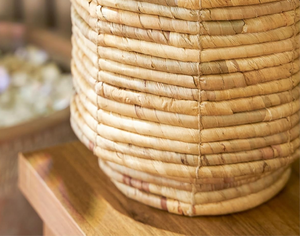 Pot de plante en jacinthe d'eau fabriqué à la main avec support en métal jardinière de fleurs tissées naturelles pour la décoration intérieure et extérieure - Product Image 6