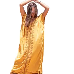 Женское атласное платье-кафтан с коротким рукавом